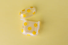 Load image into Gallery viewer, Yellow Daisy Airpods (1st &amp; 2nd generation)
